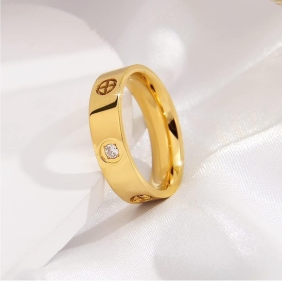 Gold 18k Gold Plated Titatium CZ Ring - Picture 1 of 3